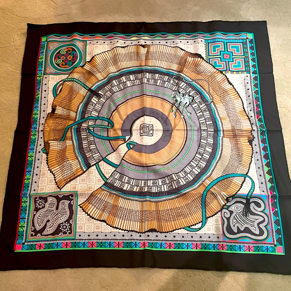 Hermés Cent Plis Des Miao Authentic Printed Silk 34” Square Square Scarf